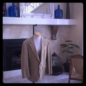 Tan Men’s sport coat. Size: 42 Made in U.S.A